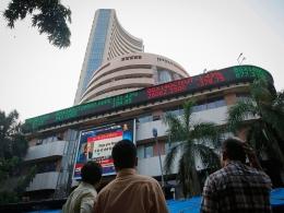 Bloodbath on Dalal Street; Sensex tanks 855 pts