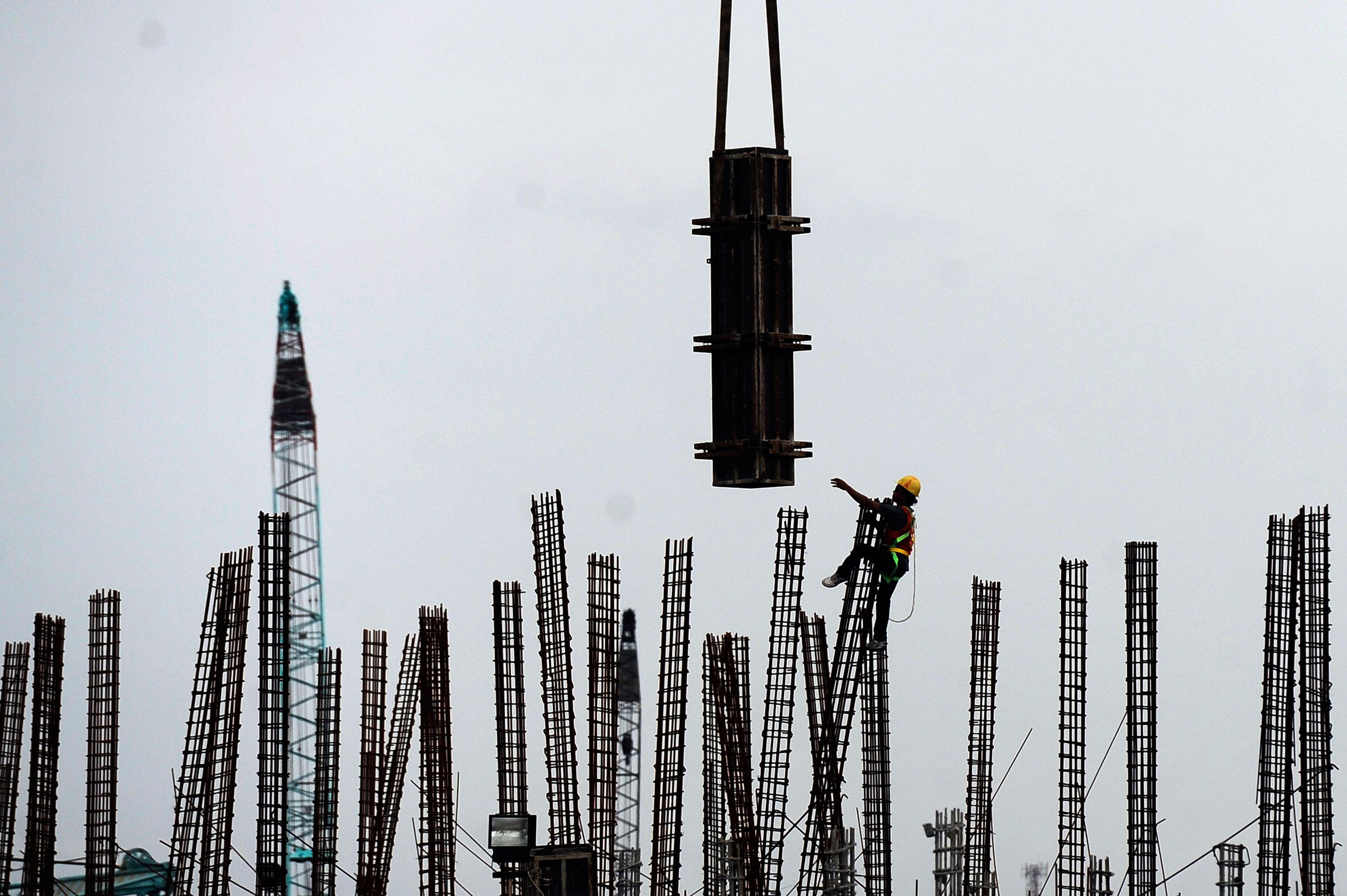 Base year shift propels Indian GDP growth in 2013-14 from 4.7% to 6.9%
