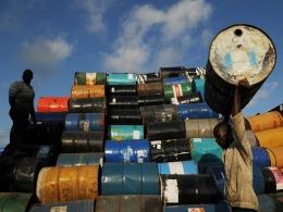 India's trade deficit widens in FY15 as exports slump further