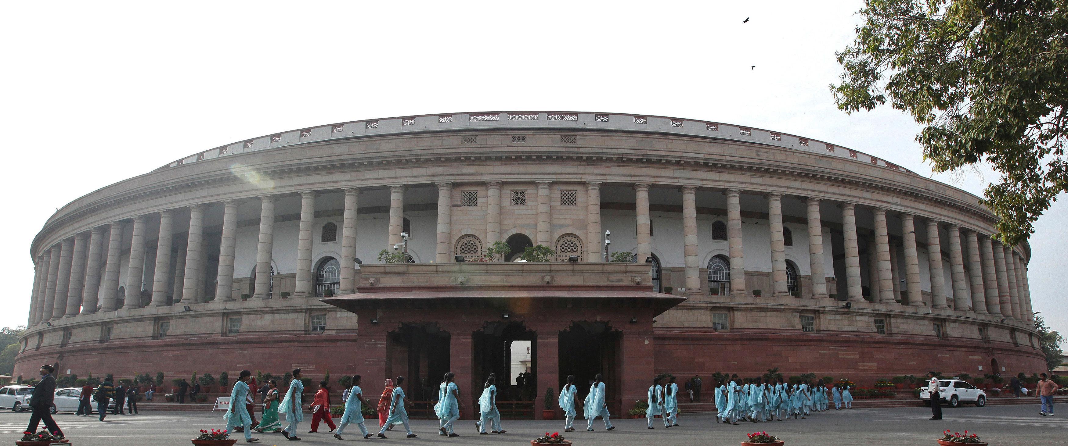 Lok Sabha passes bill to deal with cheque bounce cases