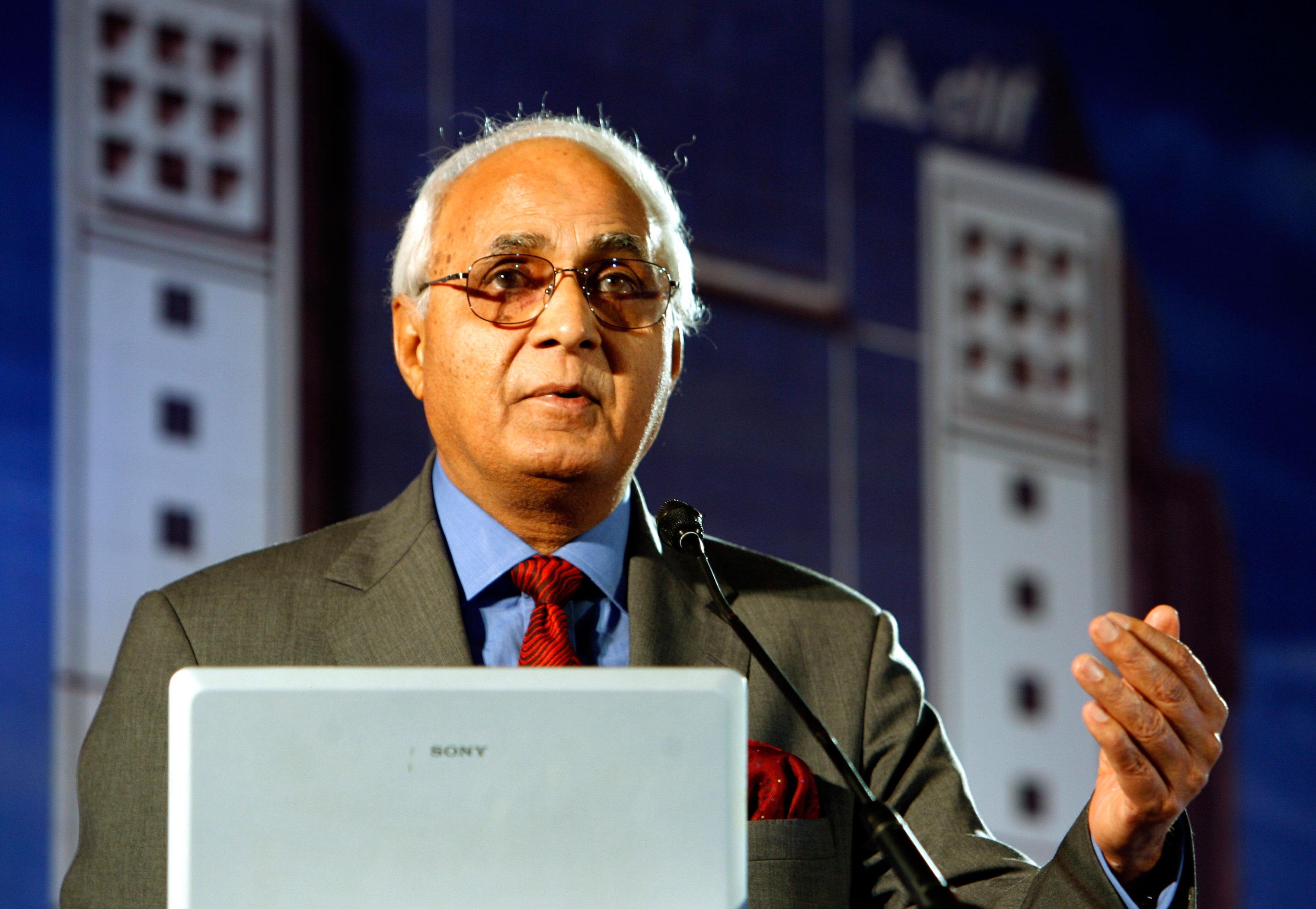 DLF promoters to sell 40% stake in rental assets