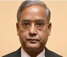 UK Sinha stays as SEBI chief
