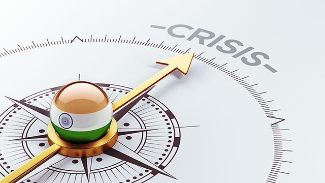 IMF slashes India growth forecast for FY17, FY18 on cash clampdown