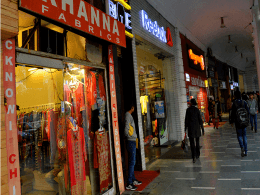 India services activity falls to three-month low in April