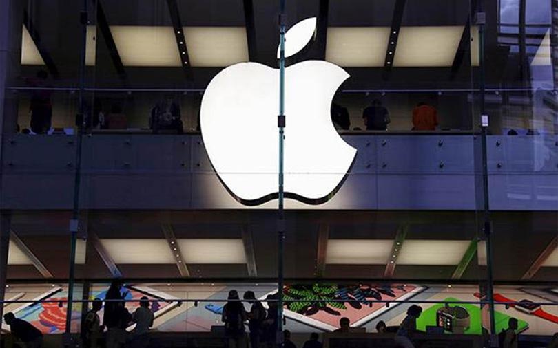 Apple becomes first US company with $800 bn market value