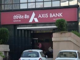 Axis Bank reports surprise $183 mn loss on COVID-19 provisions