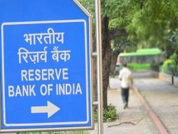 RBI says foreign firms can process transactions abroad, but must store data in India