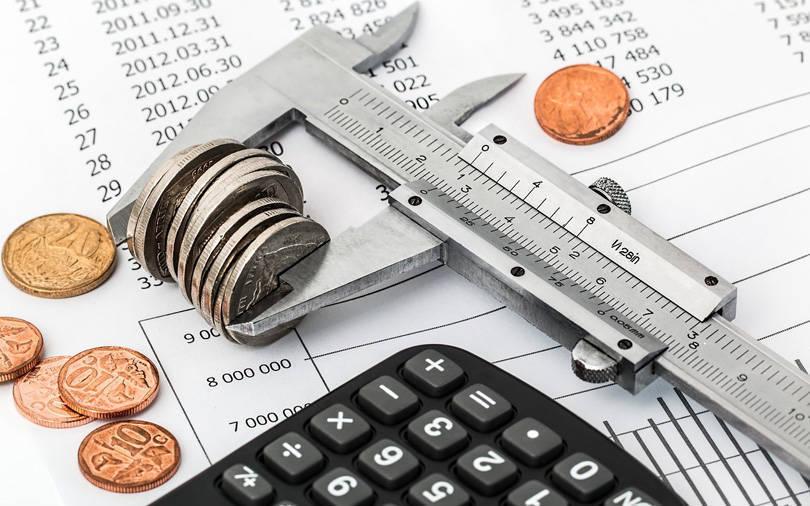 Global economic growth to slow, monetary tightening cycle over: Poll