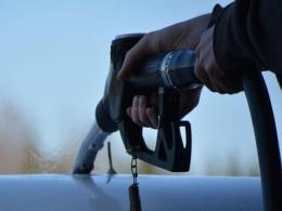 Govt eases rules for entry into fuel retail sector