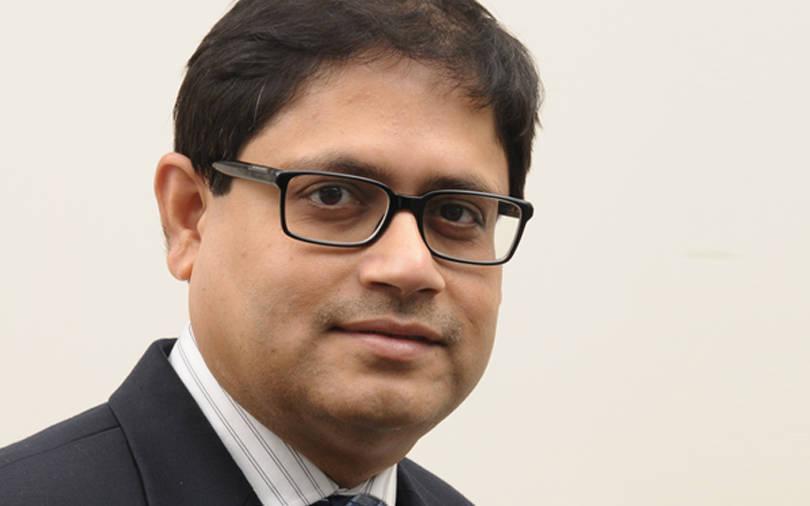 Axis Bank ED Pralay Mondal quits, may lead another lender