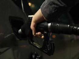 India approves $3.5 bn scheme to boost clean fuel vehicles
