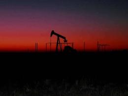 Crude shrugs woes around tight supply, holds above $100/bbl