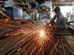 India factory activity hits four-month high in April on robust demand