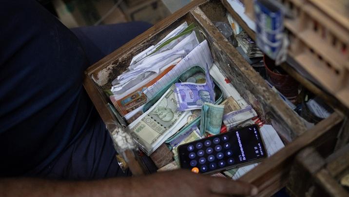 Rupee snaps losing streak, logs best day in 2 months on firm RBI intervention