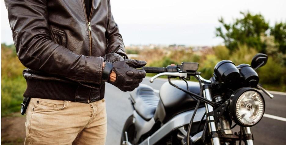Why Most Riders Renew the Same Weak Policy without Reviewing Real Risk