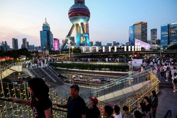Venture capital floods China's "future industries"; fear of bubble surfaces