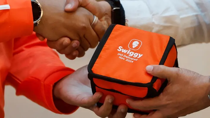 Swiggy, HPCL to pilot on-demand cooking gas cylinder delivery via Instamart