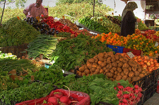 High food and fuel prices push up wholesale inflation in May