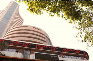 Sensex ends flat after hitting new high, BSE tech glitch mars trading