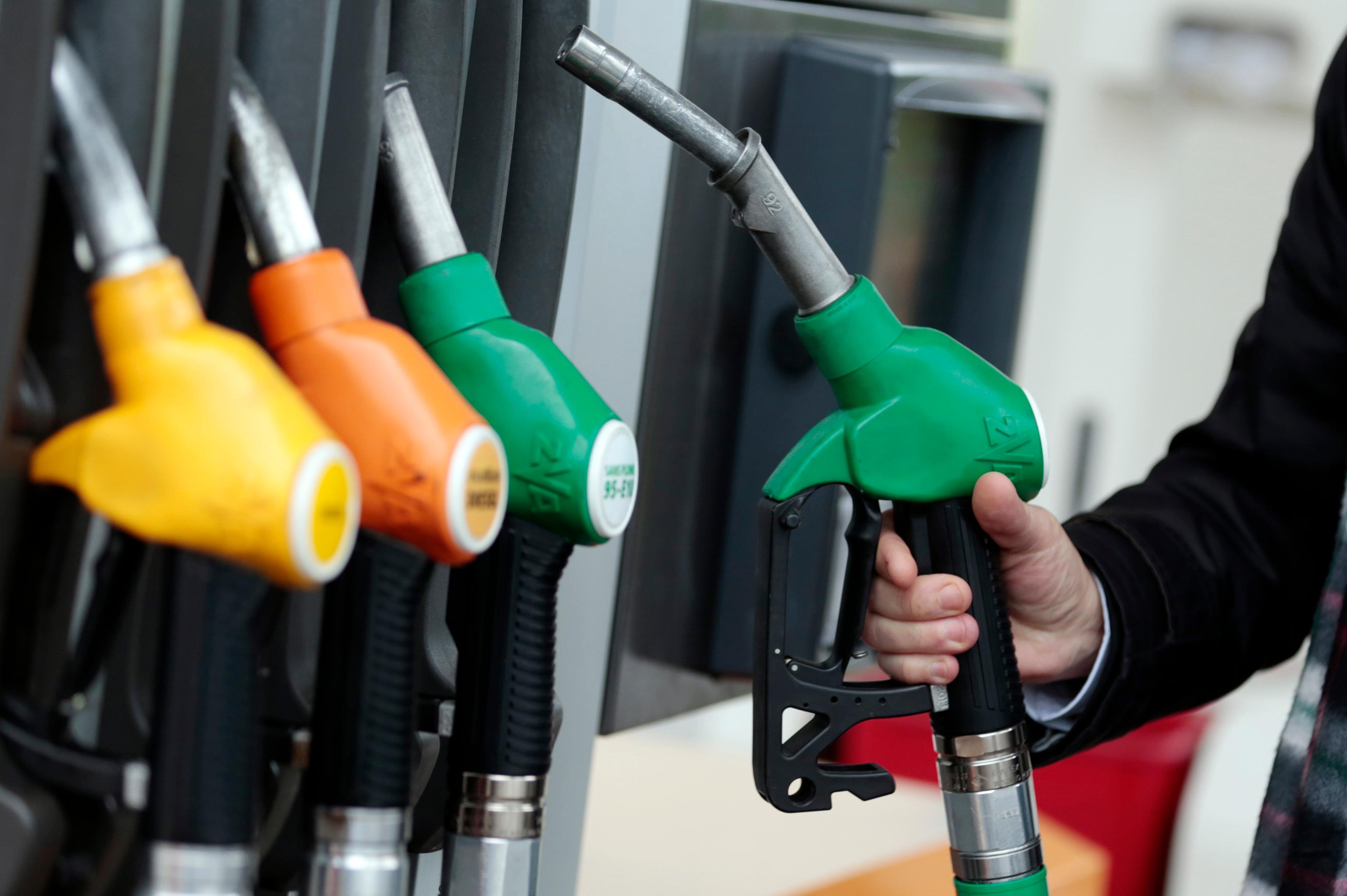 Govt cuts retail price of petrol and diesel even as crude price rises