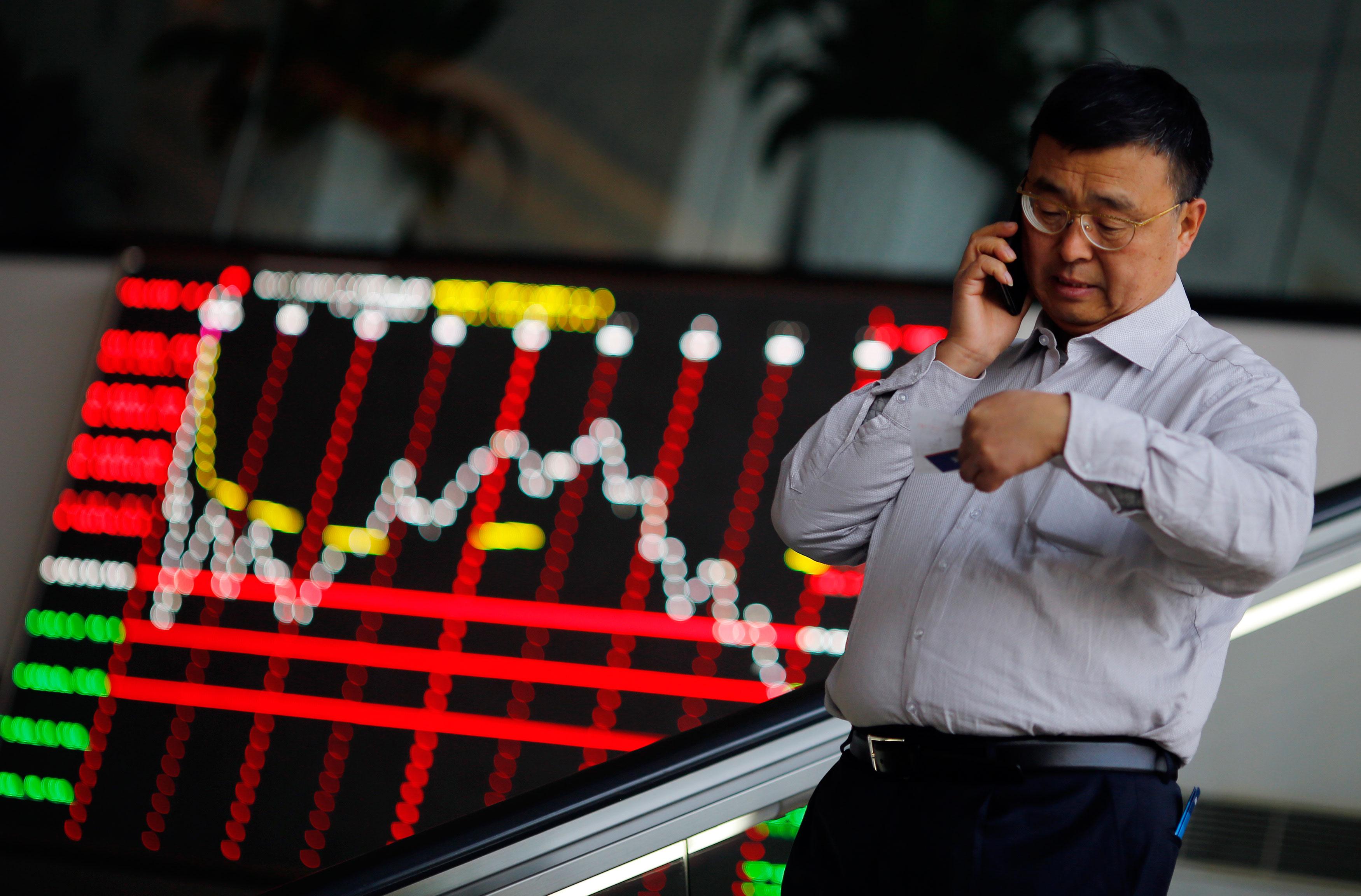 Chinese stock sink on shattered investor confidence; pulls down Indian bourses too