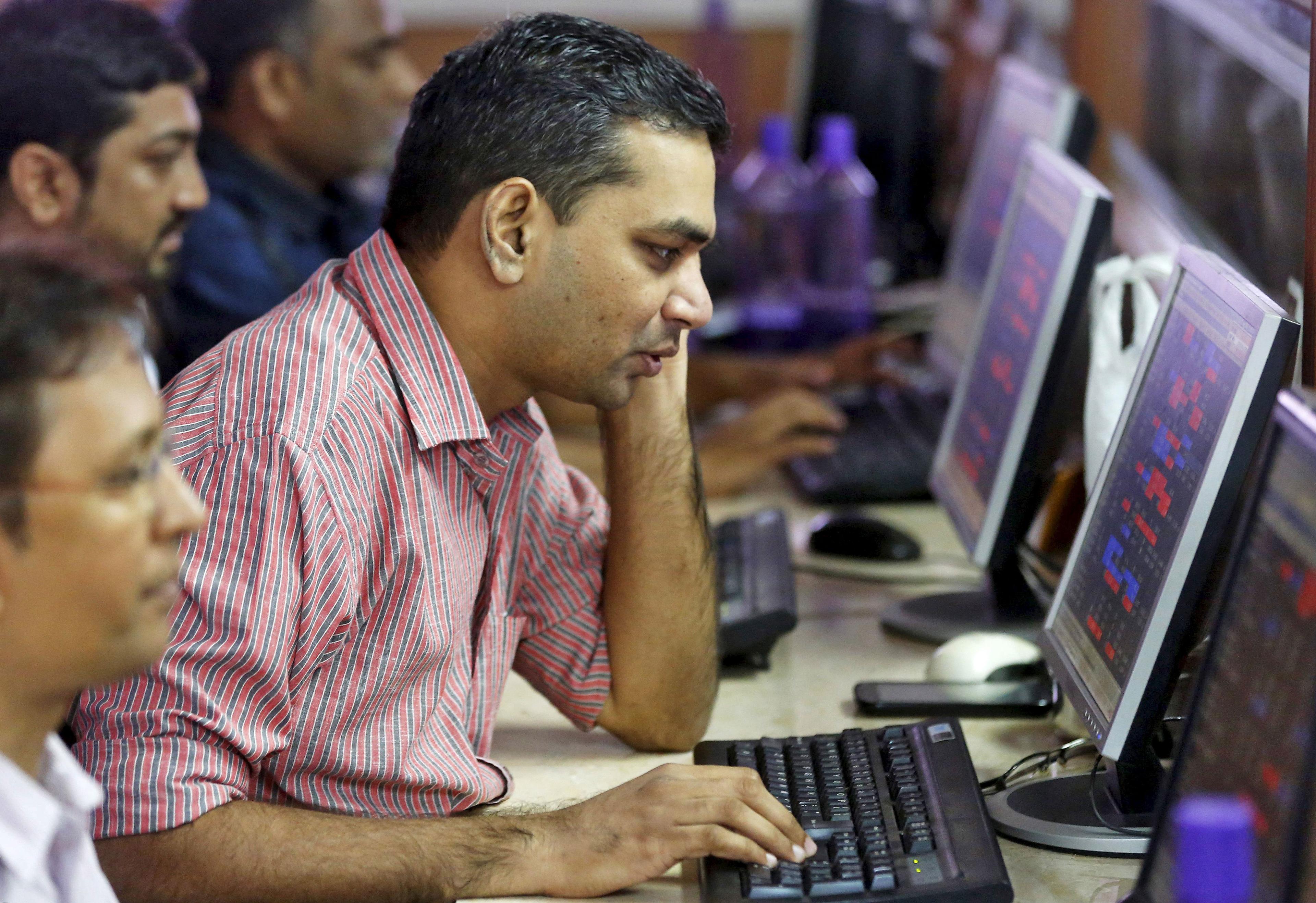 Sensex back in the red, plummets 318 points