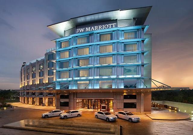 Marriott to buy Starwood for $12.2B to create top hotels firm