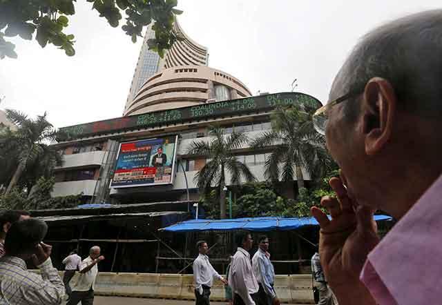 Sensex falls on global worries, Cognizant’s muted guidance