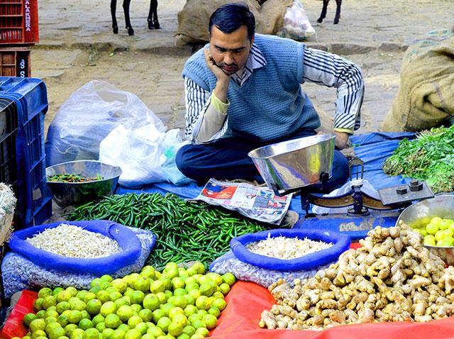 Wholesale price declines again in January as food prices ease