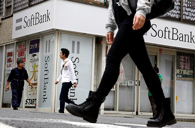 SoftBank began search for India head before Arora quit