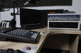 Zee buys UAE's Hum 106.2 FM radio station