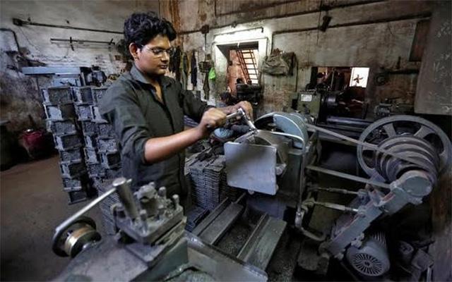 India GDP grows 7% in Oct-Dec despite note ban woes
