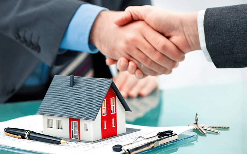 Former JLL chief Anuj Puri in talks to buy real estate PE biz