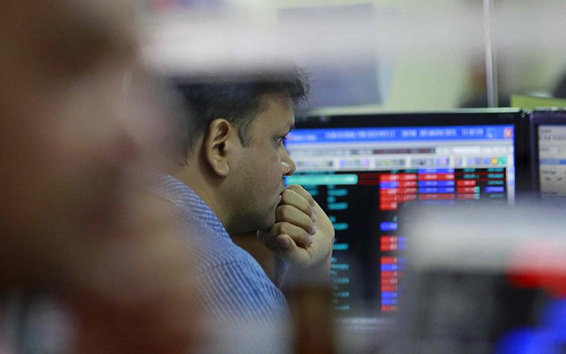 Bank stocks drag Nifty to one-month low