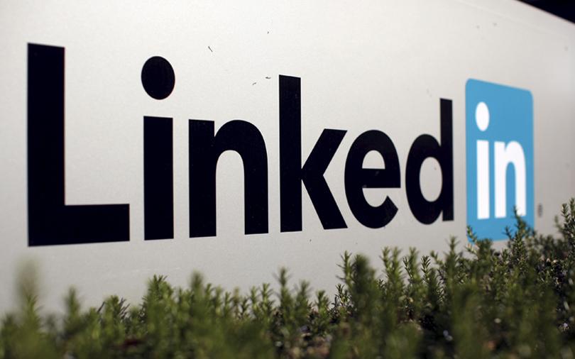 LinkedIn makes it easier to find jobs, expands job seeker toolkit