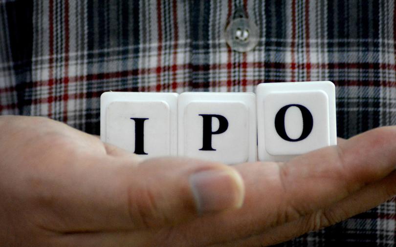 CreditAccess Grameen's IPO crosses one-fourth mark on first day