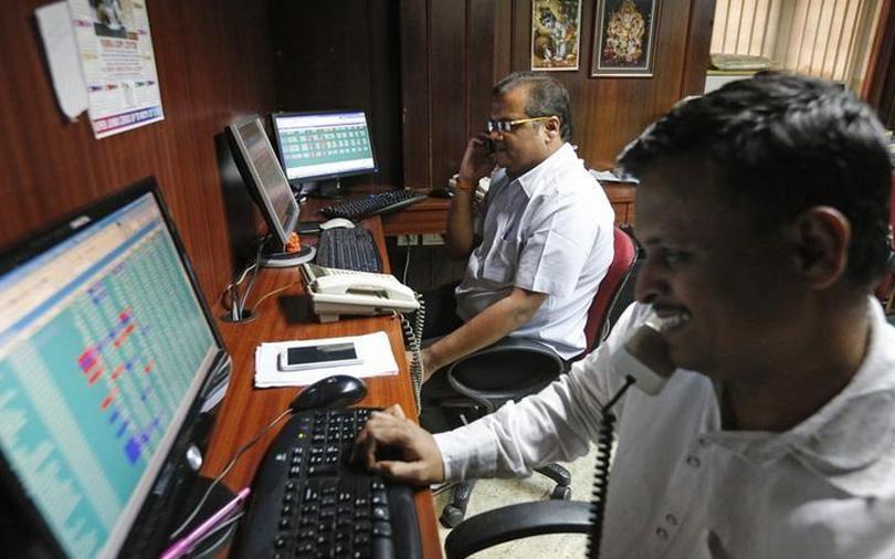Indian shares end higher on strong corporate earnings