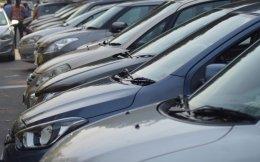 Passenger vehicle sales drop at steepest pace in nearly two decades