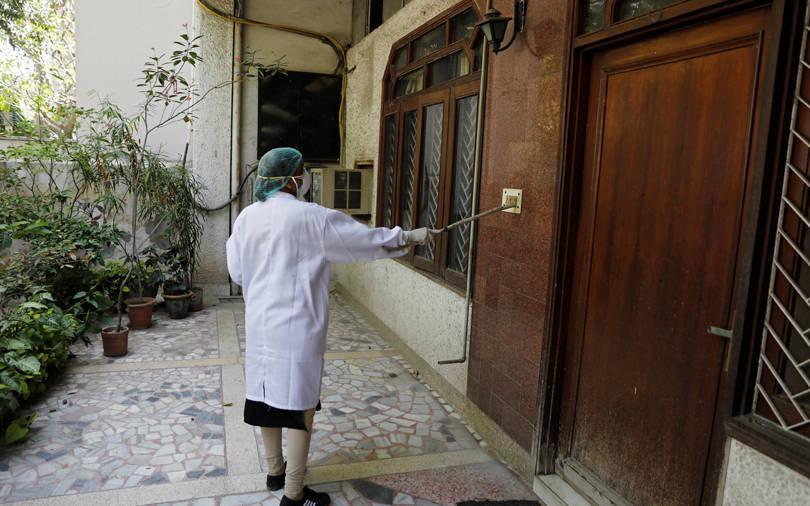 Govt considers narrowing lockdown to coronavirus hotspots