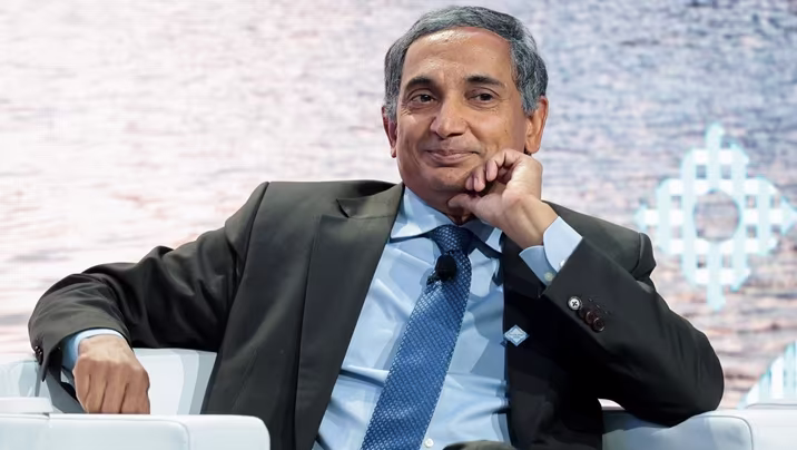 India should let exchange rate move amid oil shock, IMF official says
